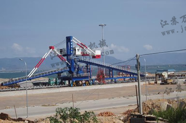 回轉(zhuǎn)角度110度，兩側(cè)堆料